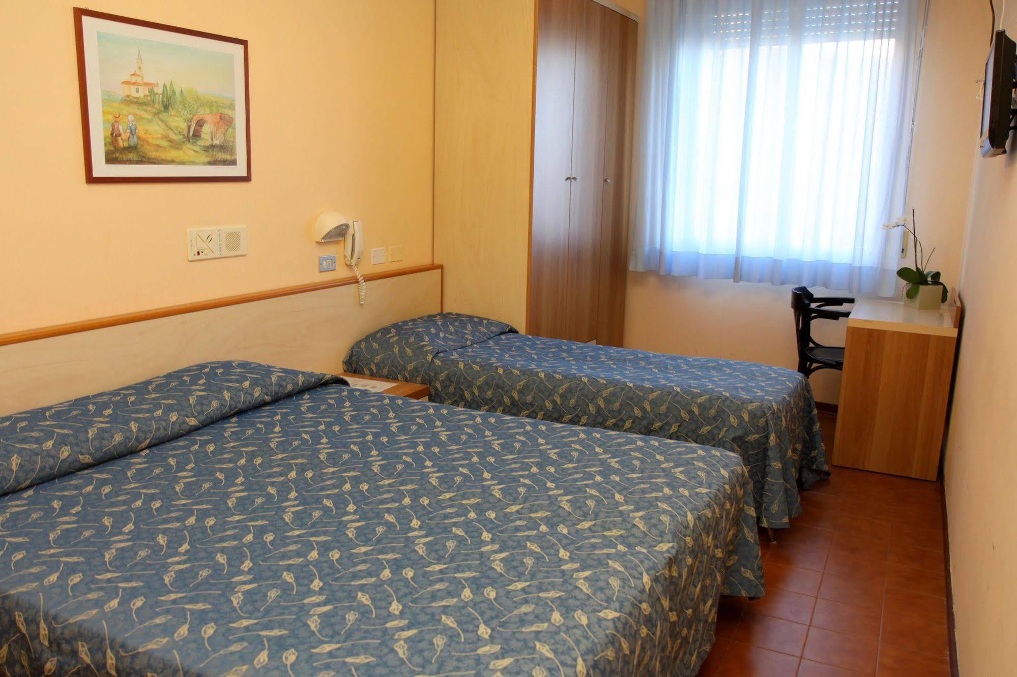 Hotel Azzurra Rimini Exteriör bild